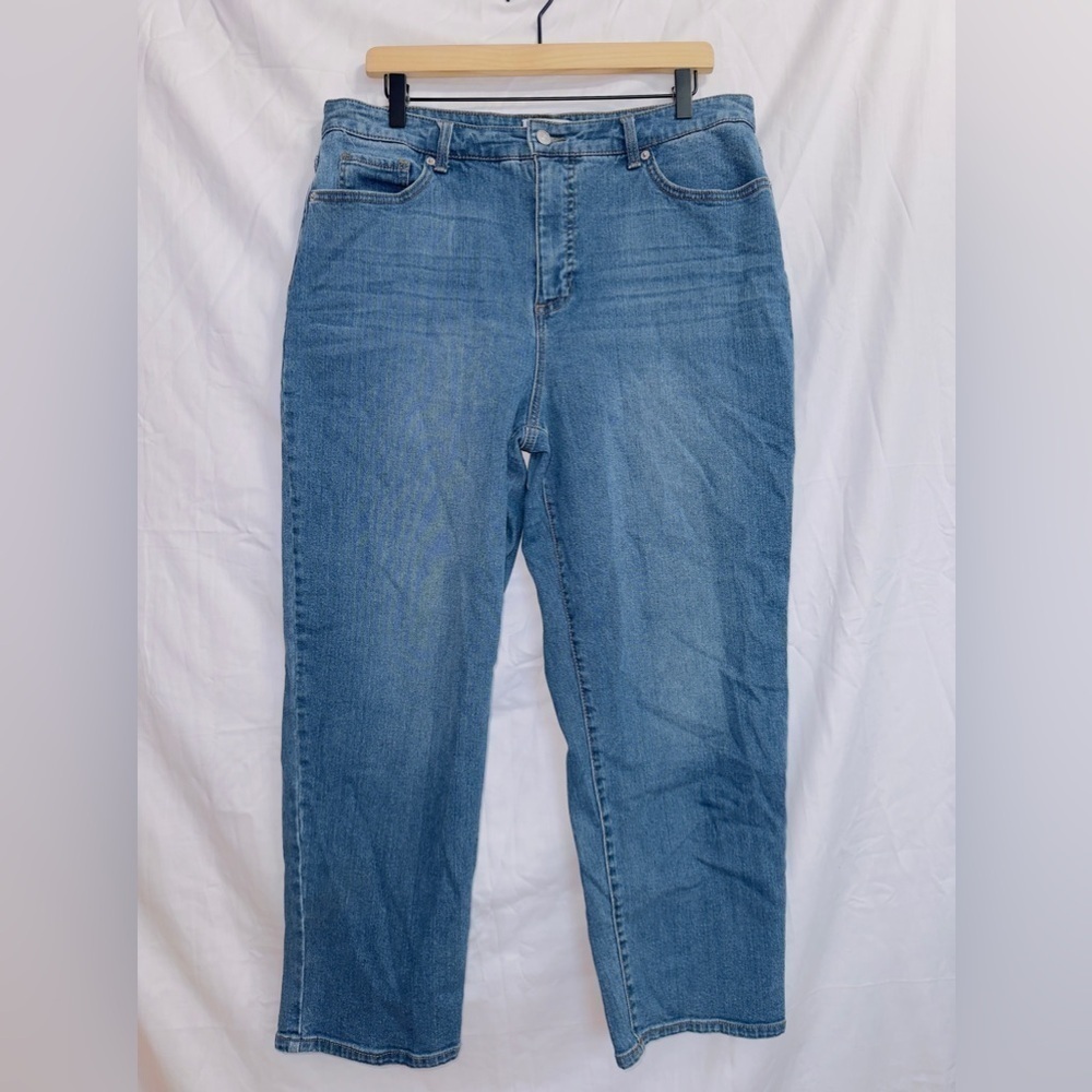 Crown & Ivy Medium Wash Denim High Rise Straight Leg Balloon Fit Jean size 14
